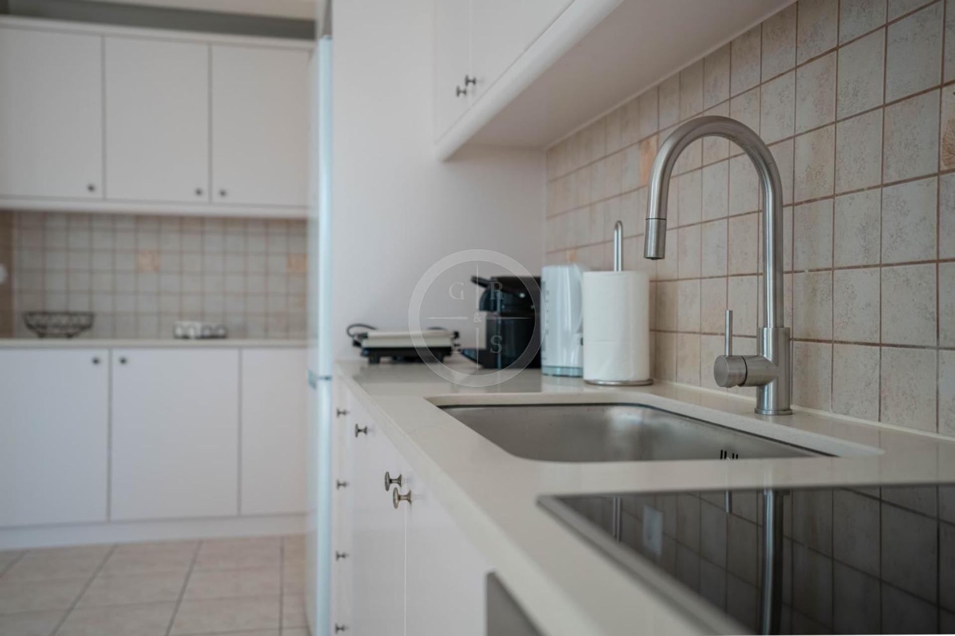 Ariadni Apartment *