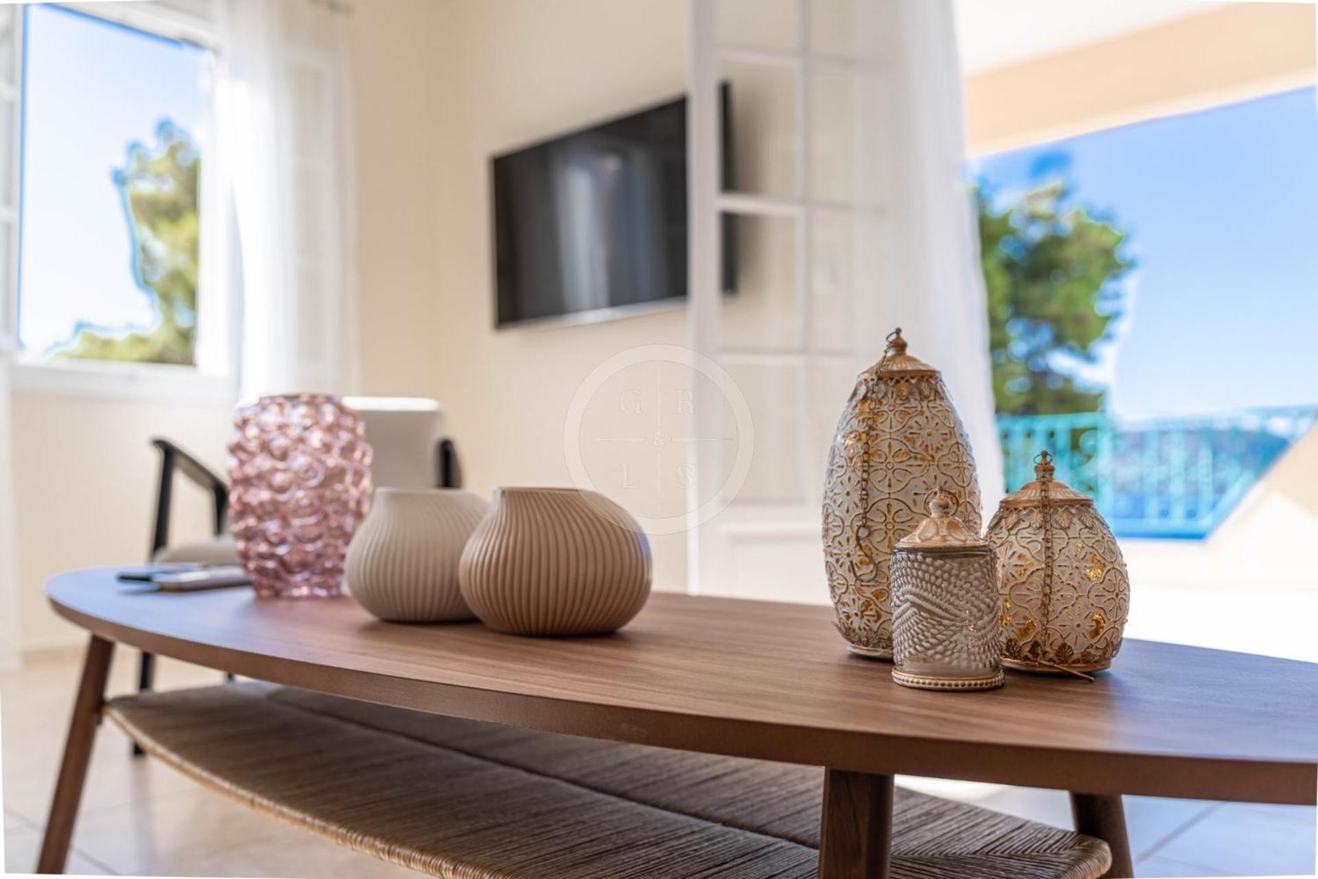 Ariadni Apartment *