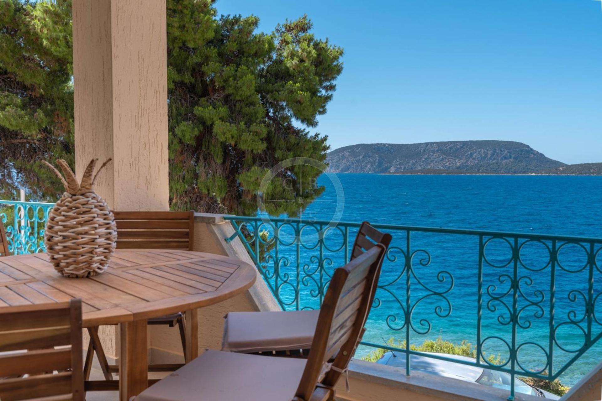 Ariadni Apartment *